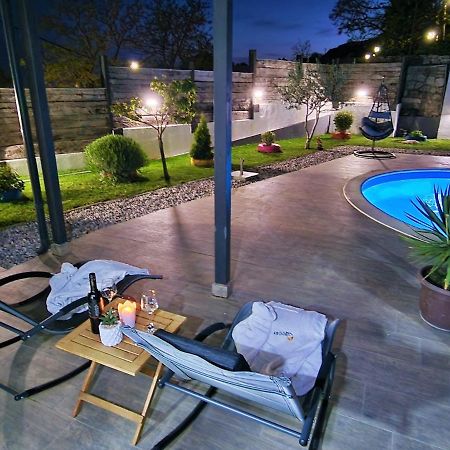 Holiday House Boost With Heated Pool Klis Ngoại thất bức ảnh
