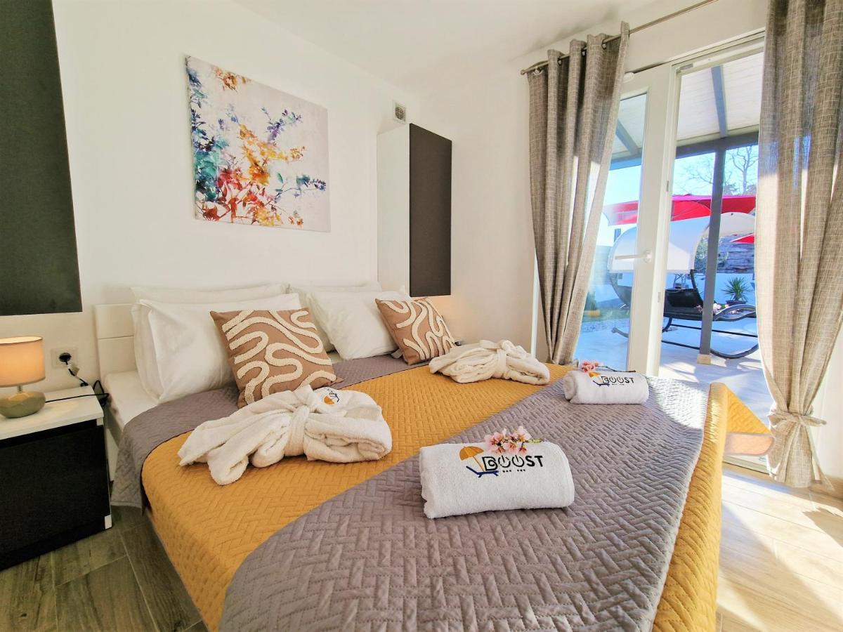Holiday House Boost With Heated Pool Klis Ngoại thất bức ảnh