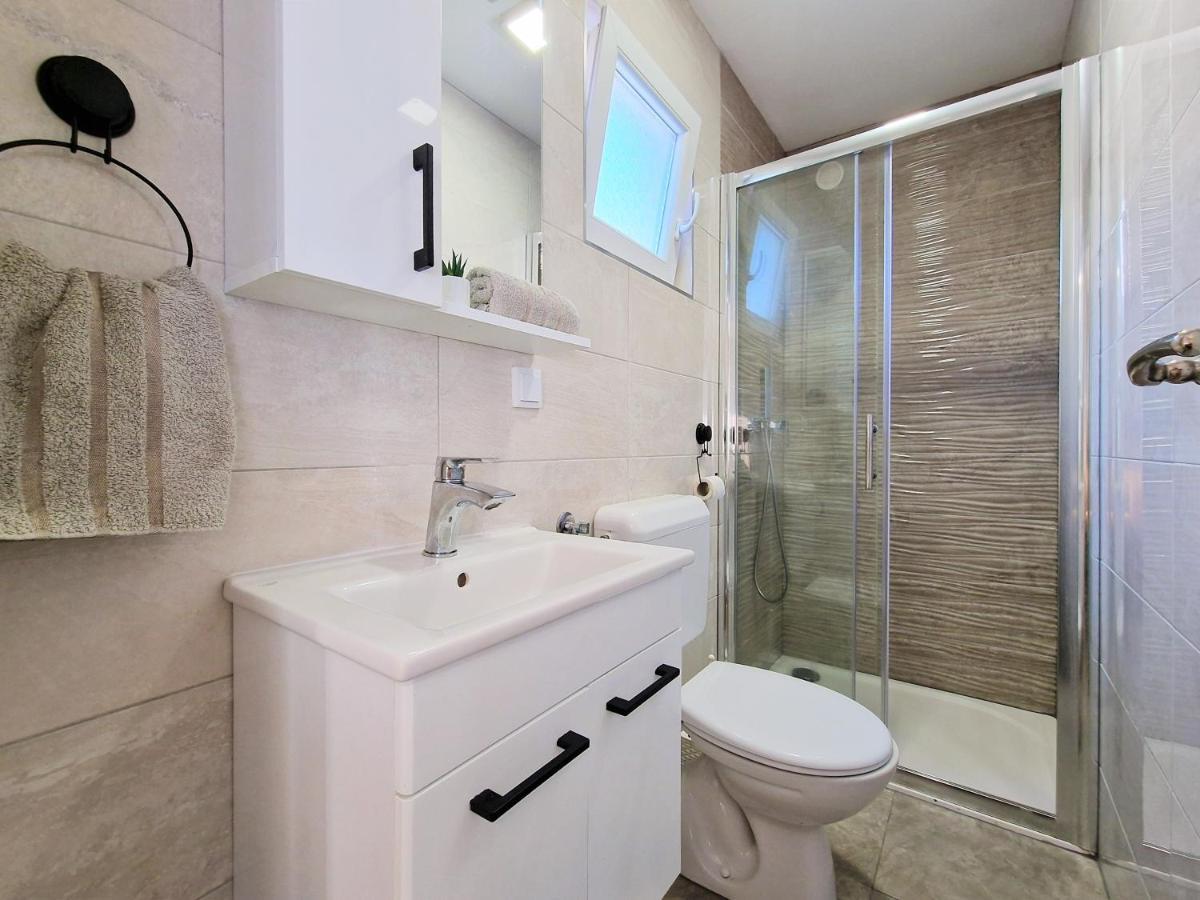 Holiday House Boost With Heated Pool Klis Ngoại thất bức ảnh
