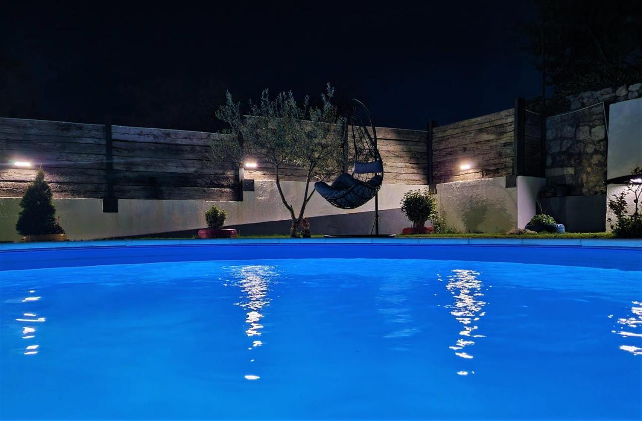 Holiday House Boost With Heated Pool Klis Ngoại thất bức ảnh