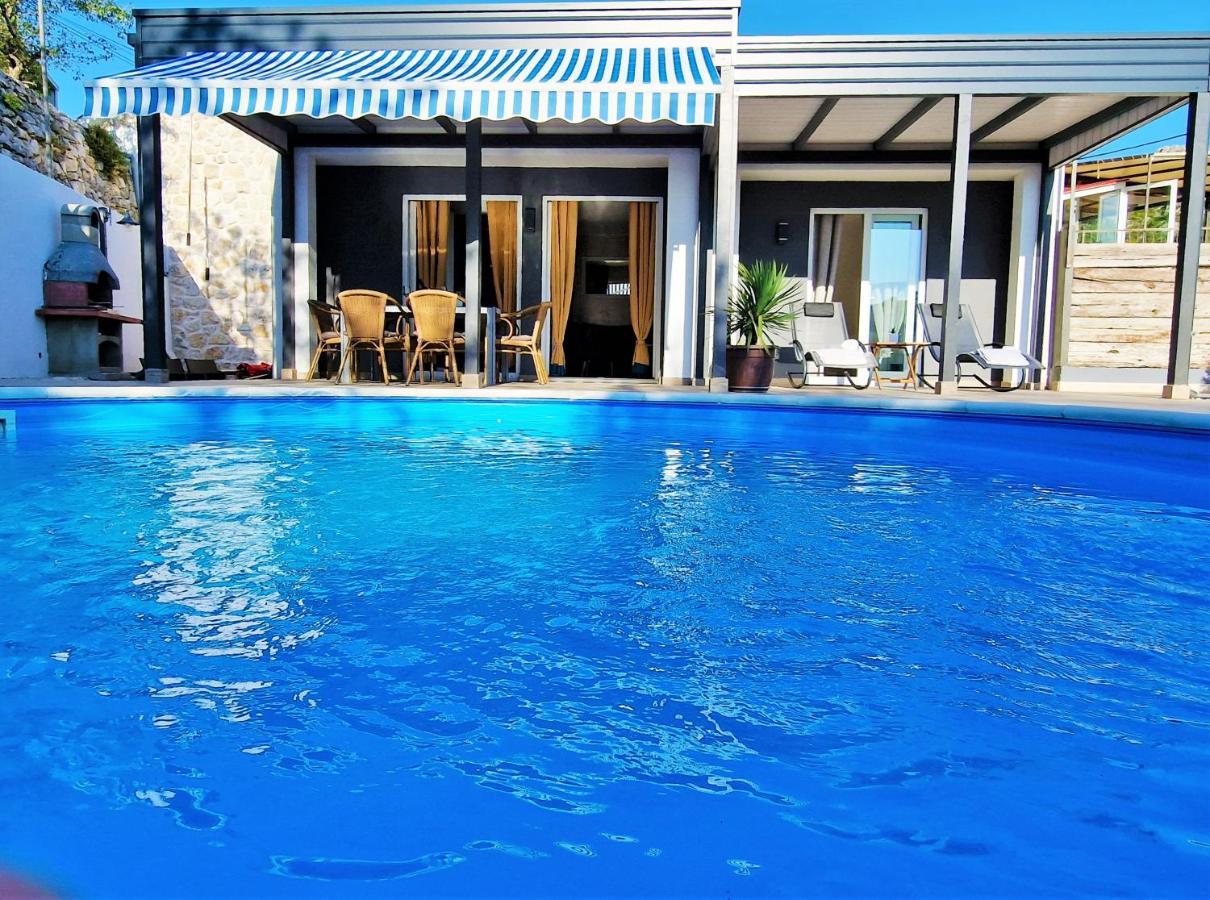 Holiday House Boost With Heated Pool Klis Ngoại thất bức ảnh