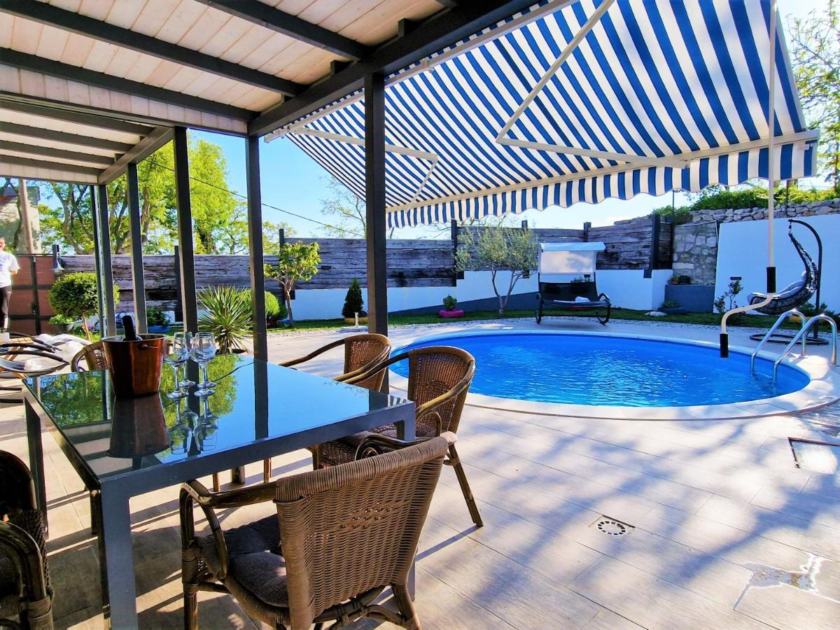 Holiday House Boost With Heated Pool Klis Ngoại thất bức ảnh