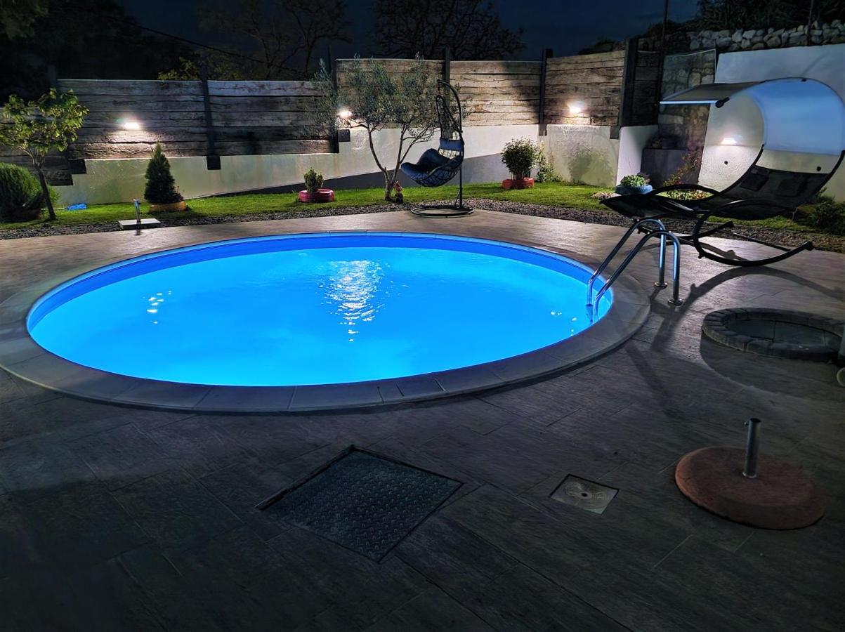 Holiday House Boost With Heated Pool Klis Ngoại thất bức ảnh